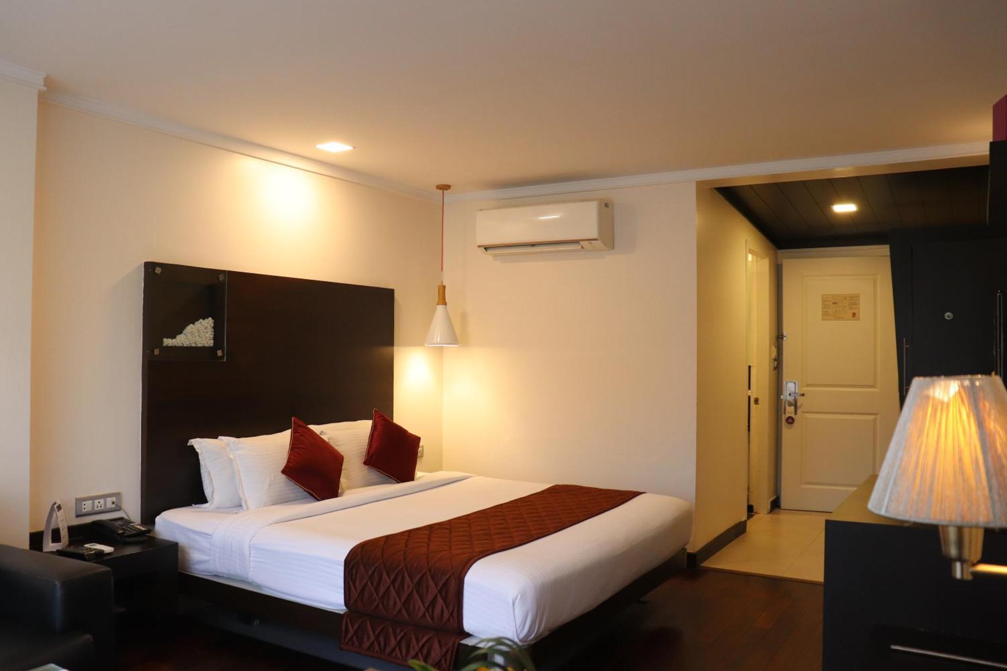 37Th Crescent Hotel Bengaluru Luaran gambar